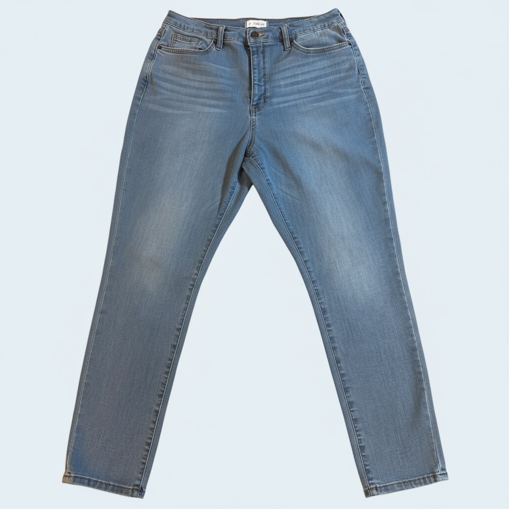 Crown & Ivy Curvy High-Rise Skinny Jeans Size 16R Light Blue Wash